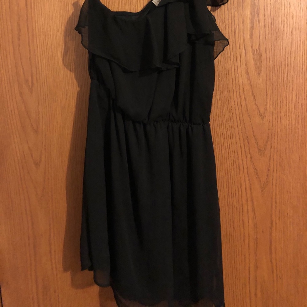 Formal Dress - Picture 3 of 3